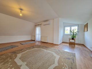 Eladó 105 m²-escsaládi ház XI. Kerület (Kamaraerdő) , Laska utca: 119'000'000 Ft