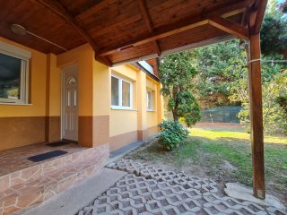 Eladó 105 m²-escsaládi ház XI. Kerület (Kamaraerdő) , Laska utca: 119'000'000 Ft