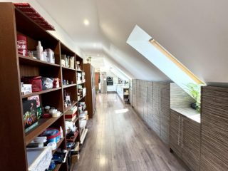 Eladó 143 m²-estársasházi lakás XI. Kerület (Kelenföld) , Alleehoz közel csendes utca: 199'000'000 Ft