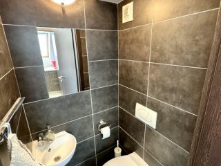 Eladó 143 m²-estársasházi lakás XI. Kerület (Kelenföld) , Alleehoz közel csendes utca: 199'000'000 Ft