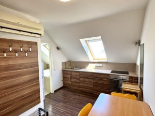 Eladó 143 m²-estársasházi lakás XI. Kerület (Kelenföld) , Alleehoz közel csendes utca: 199'000'000 Ft