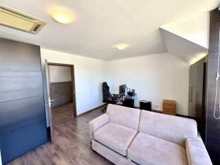 Eladó 143 m²-estársasházi lakás XI. Kerület (Kelenföld) , Alleehoz közel csendes utca: 199'000'000 Ft