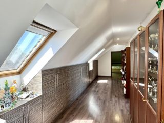 Eladó 143 m²-estársasházi lakás XI. Kerület (Kelenföld) , Alleehoz közel csendes utca: 199'000'000 Ft