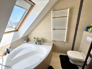 Eladó 143 m²-estársasházi lakás XI. Kerület (Kelenföld) , Alleehoz közel csendes utca: 199'000'000 Ft