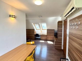 Eladó 143 m²-estársasházi lakás XI. Kerület (Kelenföld) , Alleehoz közel csendes utca: 199'000'000 Ft