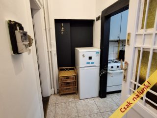 Eladó 30 m²-estársasházi lakás XI. Kerület (Kelenföld) , Csendes, 6-os vill. közeli, Budafoki út: 44'900'000 Ft