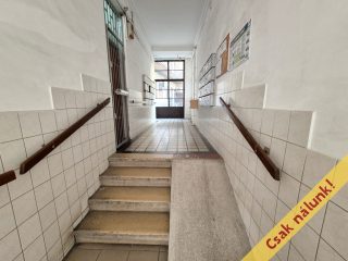 Eladó 30 m²-estársasházi lakás XI. Kerület (Kelenföld) , Csendes, 6-os vill. közeli, Budafoki út: 44'900'000 Ft