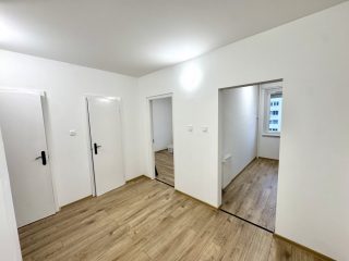 Eladó 51 m²-estársasházi lakás XI. Kerület (Kelenföld) , Etele út: 80'990'000 Ft