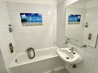 Eladó 33 m²-estársasházi lakás XI. Kerület (Kelenföld) , Fehérvári út: 58'900'000 Ft