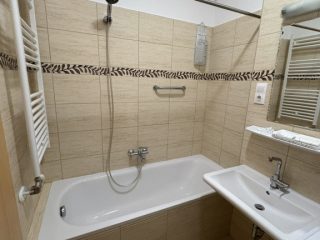 Kiadó 63 m²-estársasházi lakás XI. Kerület (Madárhegy) , Királyleányka utca: 370'000 Ft