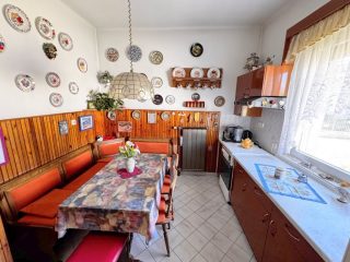 Eladó 80 m²-estársasházi lakás XI. Kerület (Sasad) , Előpatak utca: 139'900'000 Ft