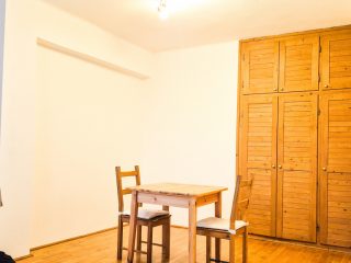 Kiadó 44 m²-estársasházi lakás XII. Kerület (Krisztinaváros) , Avar utca: 200'000 Ft