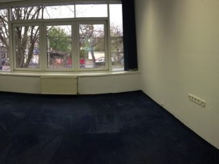 Kiadó 230 m²-esb kategóriás iroda XIII. Kerület (Angyalföld) , Röppentyű utca: 1'840 EUR