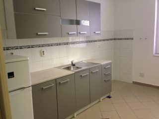 Kiadó 36 m²-esb kategóriás iroda XIII. Kerület (Angyalföld) , Röppentyű utca: 306 EUR