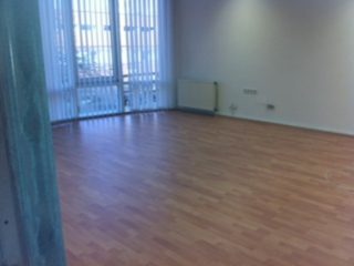 Kiadó 250 m²-esb kategóriás iroda XIII. Kerület (Angyalföld) , Röppentyű utca: 1'875 EUR