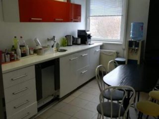 Kiadó 250 m²-esb kategóriás iroda XIII. Kerület (Angyalföld) , Röppentyű utca: 1'875 EUR