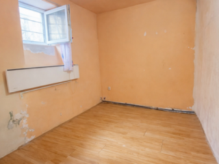 Eladó 81 m²-estársasházi lakás XIII. Kerület (Angyalföld) , Szuterén lakás nagyon kedvező árban eladó!: 26'000'000 Ft