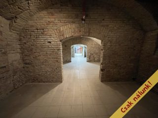 Eladó 329 m²-esüzlethelyiség utcai bejárattal XIII. Kerület (Angyalföld) , Váci út: 109'000'000 Ft