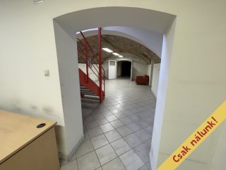 Eladó 329 m²-esüzlethelyiség utcai bejárattal XIII. Kerület (Angyalföld) , Váci út: 109'000'000 Ft