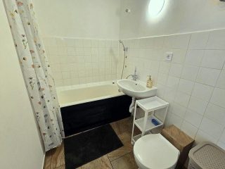 Kiadó 47 m²-estársasházi lakás XIII. Kerület (Göncz Árpád városközpont) , Róbert Károly körút: 260'000 Ft
