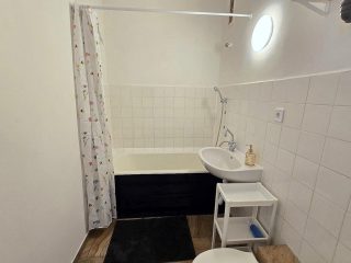 Kiadó 47 m²-estársasházi lakás XIII. Kerület (Göncz Árpád városközpont) , Róbert Károly körút: 260'000 Ft