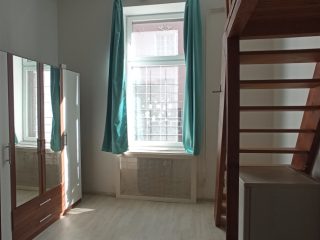 Kiadó 32 m²-estársasházi lakás XIII. Kerület (Újlipótváros) , Lehel térhez közeli utcában: 200'000 Ft