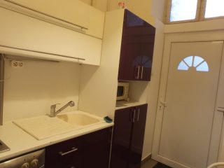 Kiadó 32 m²-estársasházi lakás XIII. Kerület (Újlipótváros) , Lehel térhez közeli utcában: 200'000 Ft