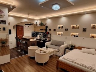 Eladó 32 m²-estársasházi lakás XIII. Kerület (Újlipótváros) , Nyugati tér: 73'500'000 Ft