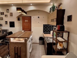 Eladó 32 m²-estársasházi lakás XIII. Kerület (Újlipótváros) , Nyugati tér: 73'500'000 Ft