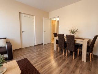 Eladó 56 m²-estársasházi lakás XIII. Kerület (Vizafogó lakótelep) , Dagály utcai lakótelep: 80'000'000 Ft