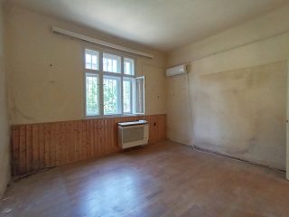Eladó 32 m²-estársasházi lakás XIV. Kerület (Alsórákos) , Miskolci út közeli árnyas utca: 37'600'000 Ft