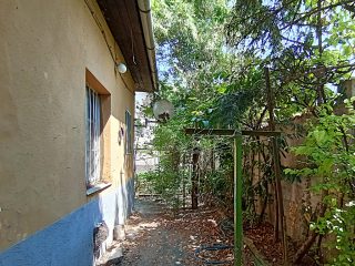 Eladó 32 m²-estársasházi lakás XIV. Kerület (Alsórákos) , Miskolci út közeli árnyas utca: 37'600'000 Ft