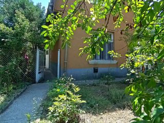 Eladó 32 m²-estársasházi lakás XIV. Kerület (Alsórákos) , Miskolci út közeli árnyas utca: 37'600'000 Ft