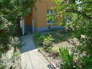 Eladó 32 m²-estársasházi lakás XIV. Kerület (Alsórákos) , Miskolci út közeli árnyas utca: 37'600'000 Ft
