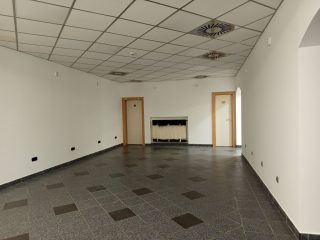 Kiadó 287 m²-esüzlethelyiség utcai bejárattal XIV. Kerület (Alsórákos) , Nagy gyalogosforgalmú főútvonalnál út: 1'435'000 Ft