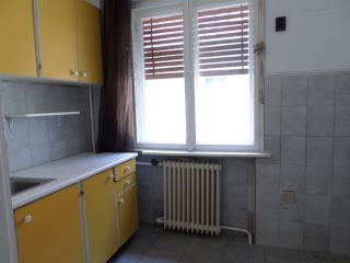 Kiadó 76 m²-escsaládi házban kialakított iroda XIV. Kerület (Alsórákos) , Örs vezér útja: 200'000 Ft