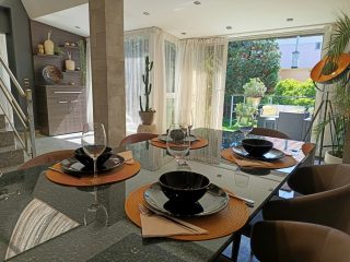 Eladó 260 m²-escsaládi ház XIV. Kerület (Alsórákos) , Vadvirág utca: 329'000'000 Ft