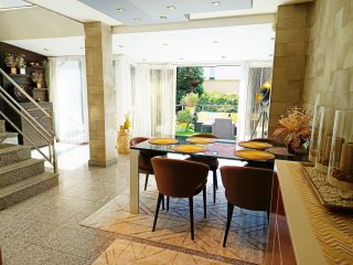 Eladó 260 m²-escsaládi ház XIV. Kerület (Alsórákos) , Vadvirág utca: 299'000'000 Ft