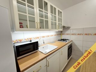 Eladó 46 m²-estársasházi lakás XIV. Kerület (Füredi lakótelep) , Örs vezér tere közeli, Füredi út: 63'000'000 Ft