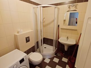 Kiadó 42 m²-estársasházi lakás XIV. Kerület (Herminamező) , Gépkocsi beállóval, Columbus utca: 280'000 Ft