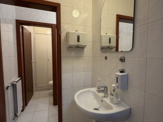 Kiadó 150 m²-esegyéb üzlethelyiség XIV. Kerület (Kiszugló) , NagyLajos király útja: 457'200 Ft