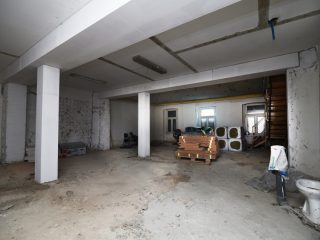 Eladó 200 m²-escsaládi ház XIX. Kerület (Felső-Kispest) , KÖ-KI közeli utca: 139'500'000 Ft