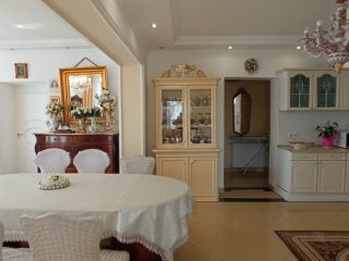 Eladó 195 m²-escsaládi ház XIX. Kerület (Kertváros) , Kispest- kertvárosban: 130'000'000 Ft