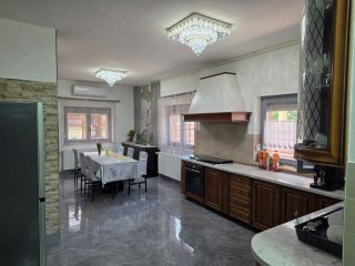 Eladó 180 m²-escsaládi ház XIX. Kerület (Kispest) , Nádasdy utca: 200'000'000 Ft