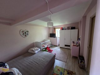 Eladó 180 m²-escsaládi ház XIX. Kerület (Kispest) , Nádasdy utca: 200'000'000 Ft