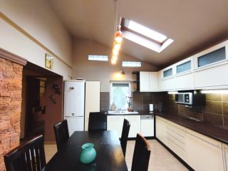 Kiadó 80 m²-escsaládi ház XIX. Kerület (Kispest) , Vásár tér: 350'000 Ft