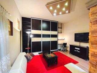 Kiadó 80 m²-escsaládi ház XIX. Kerület (Kispest) , Vásár tér: 350'000 Ft