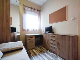 Kiadó 80 m²-escsaládi ház XIX. Kerület (Kispest) , Vásár tér: 350'000 Ft