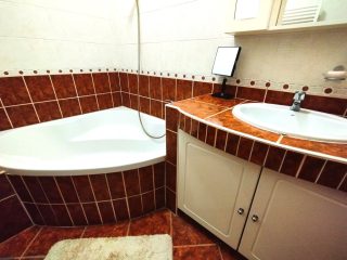 Kiadó 80 m²-escsaládi ház XIX. Kerület (Kispest) , Vásár tér: 350'000 Ft