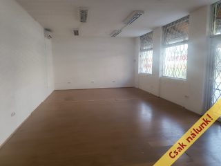 Eladó 75 m²-esüzlethelyiség utcai bejárattal XIX. Kerület (Központ) , Csokonai pavilonsor: 14'900'000 Ft